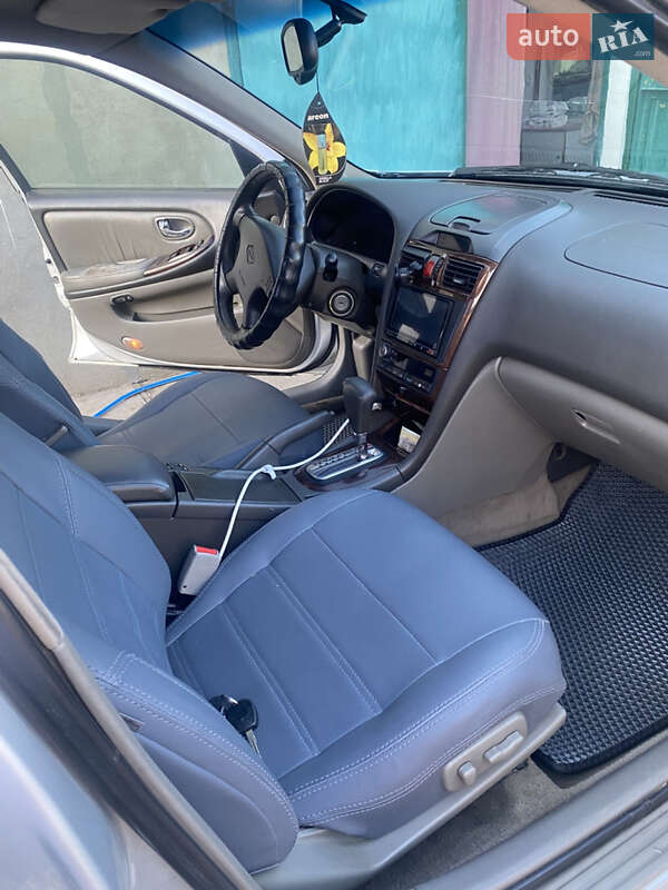 Седан Nissan Maxima 2001 в Одесі