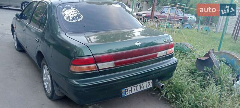 Седан Nissan Maxima 1998 в Одессе