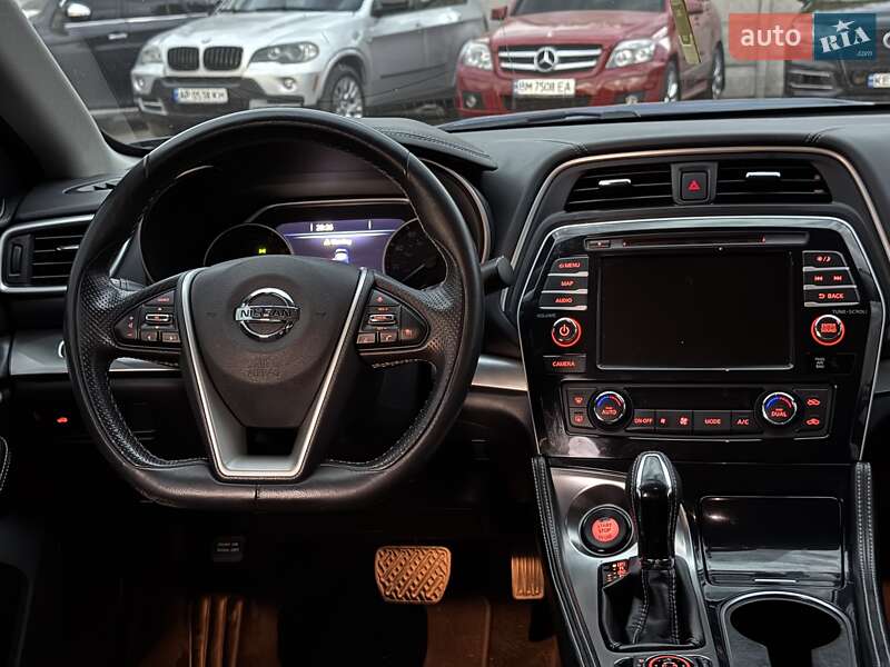 Седан Nissan Maxima 2018 в Запоріжжі