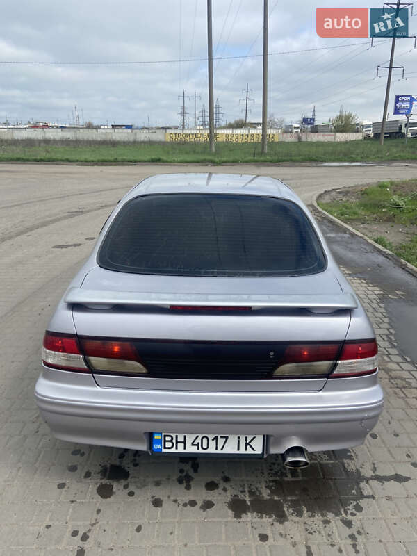Седан Nissan Maxima 1995 в Беляевке