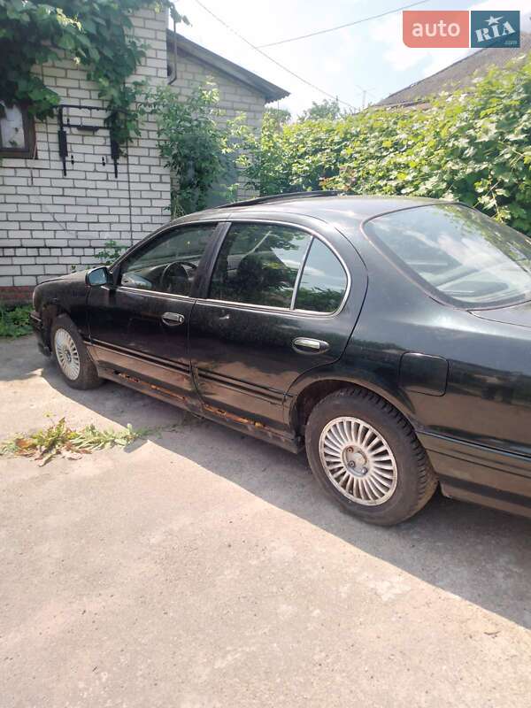 Седан Nissan Maxima 1997 в Харькове