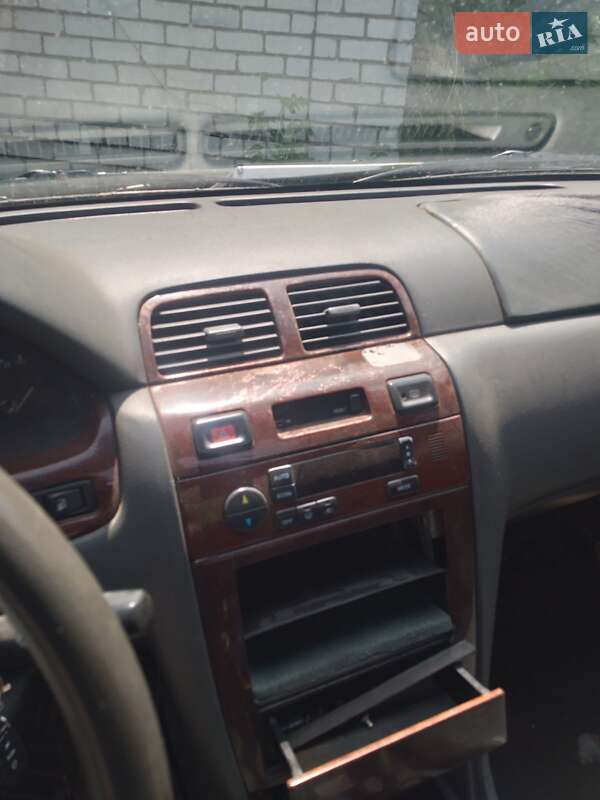 Седан Nissan Maxima 1997 в Харькове
