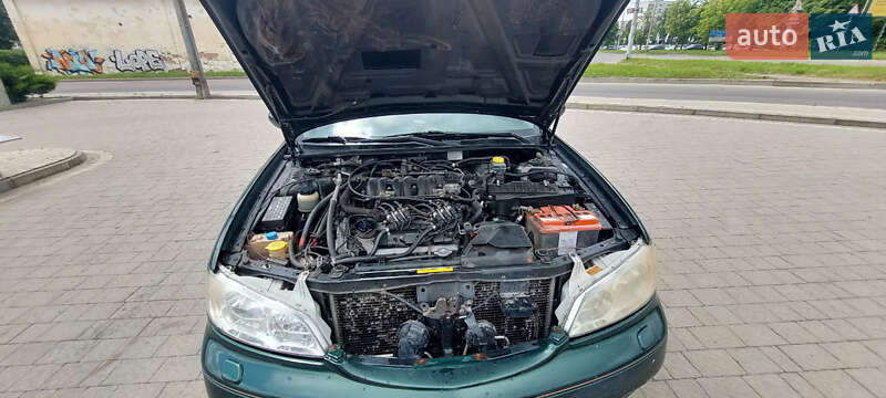 Седан Nissan Maxima 2001 в Дрогобичі