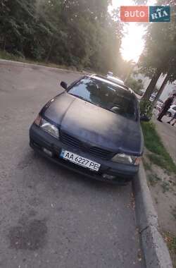 Седан Nissan Maxima 1996 в Киеве