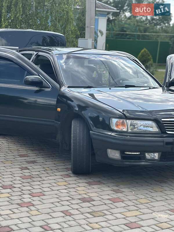 Седан Nissan Maxima 1995 в Ізмаїлі