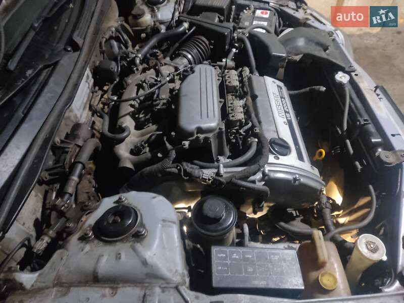 Седан Nissan Maxima 1995 в Одессе