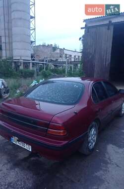 Седан Nissan Maxima 1995 в Ладыжине