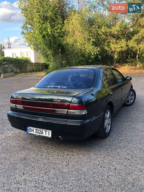 Седан Nissan Maxima 1995 в Одесі
