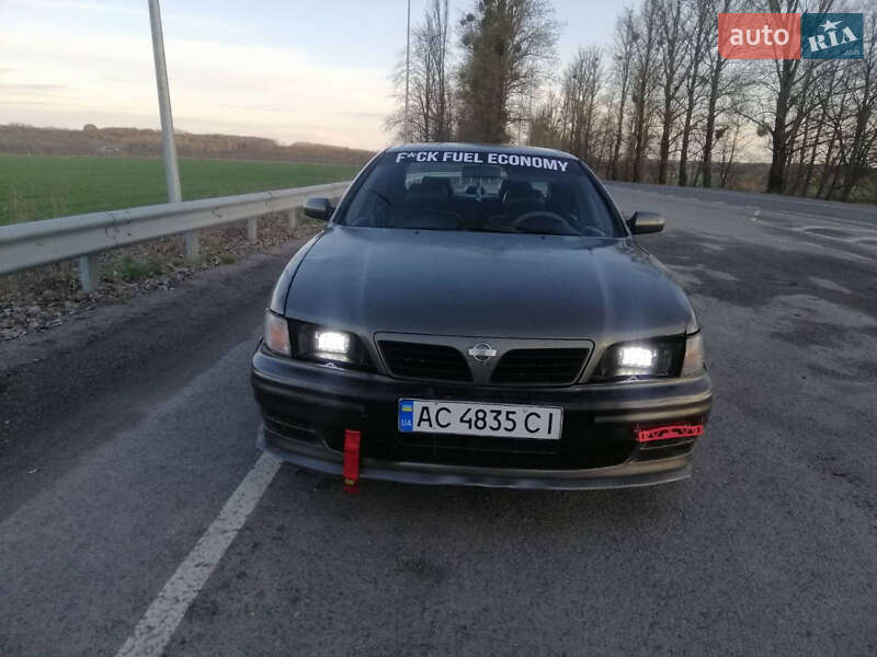 Nissan Maxima 1998