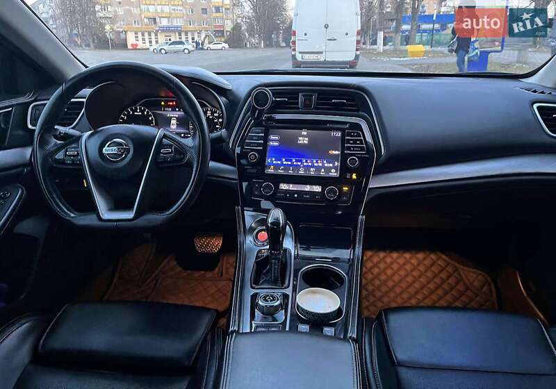 Седан Nissan Maxima 2018 в Рівному