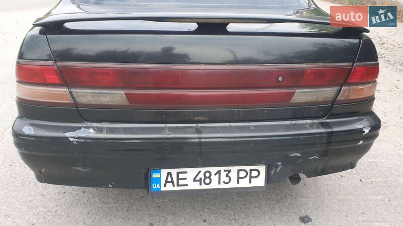 Седан Nissan Maxima 1996 в Днепре