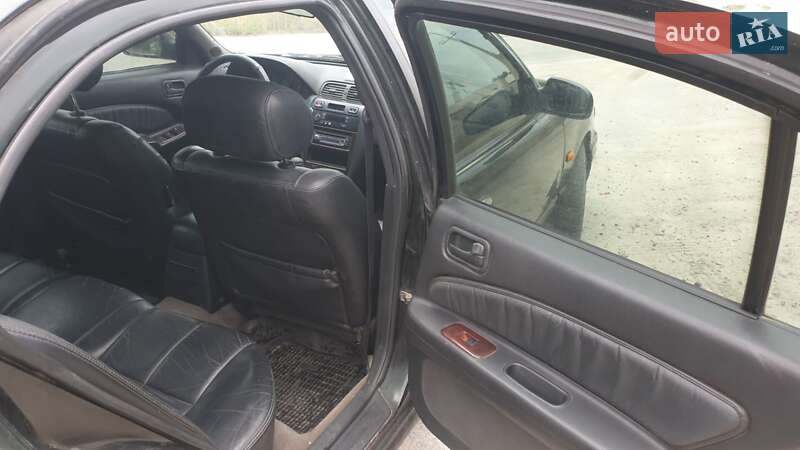 Седан Nissan Maxima 1996 в Днепре