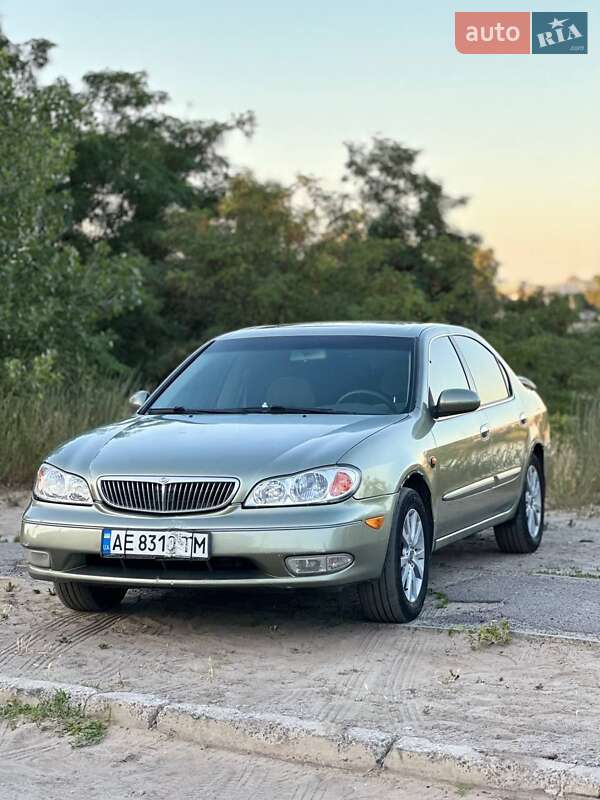 Седан Nissan Maxima 2000 в Днепре