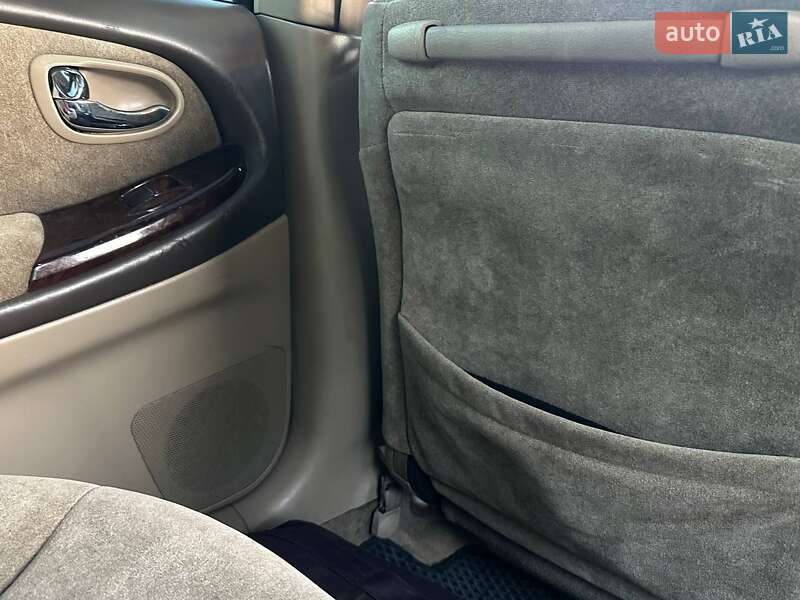 Седан Nissan Maxima 2000 в Днепре