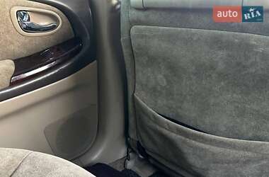 Седан Nissan Maxima 2000 в 