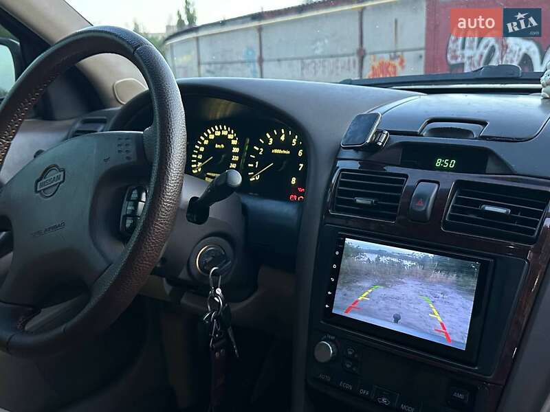 Седан Nissan Maxima 2000 в Днепре