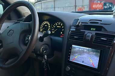 Седан Nissan Maxima 2000 в 