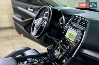 Седан Nissan Maxima 2017 в 