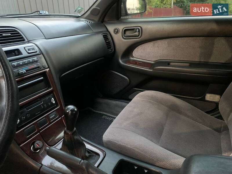 Седан Nissan Maxima 1997 в Днепре