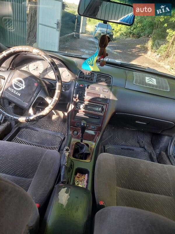 Седан Nissan Maxima 1995 в Одессе