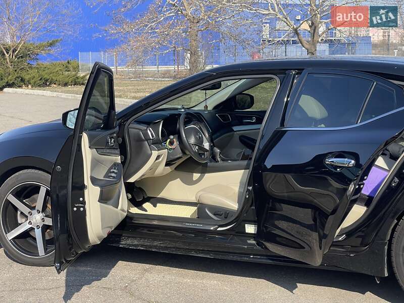 Седан Nissan Maxima 2016 в Николаеве