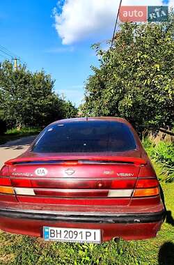 Седан Nissan Maxima 1995 в Ічні