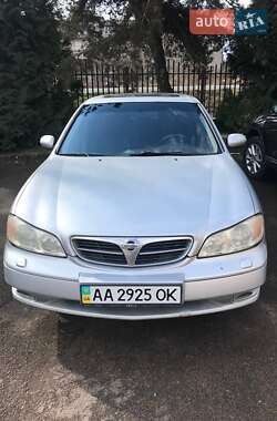 Седан Nissan Maxima 2000 в Ужгороде