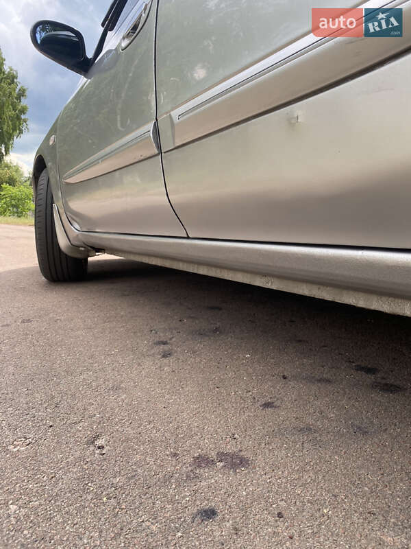 Седан Nissan Maxima 2002 в Чернигове