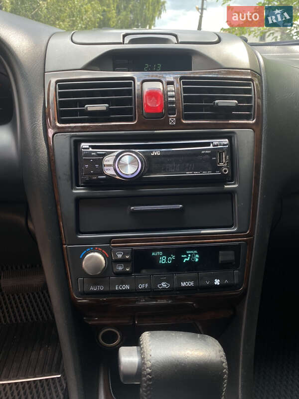 Седан Nissan Maxima 2002 в Чернигове