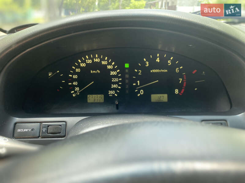 Седан Nissan Maxima 2002 в Чернигове