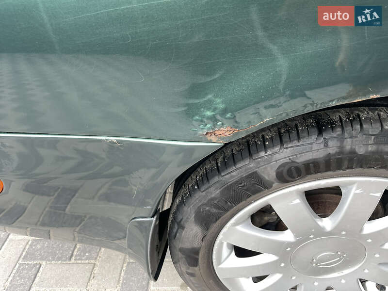 Седан Nissan Maxima 2000 в Києві