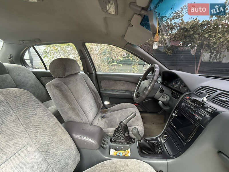 Седан Nissan Maxima 1997 в Ізмаїлі