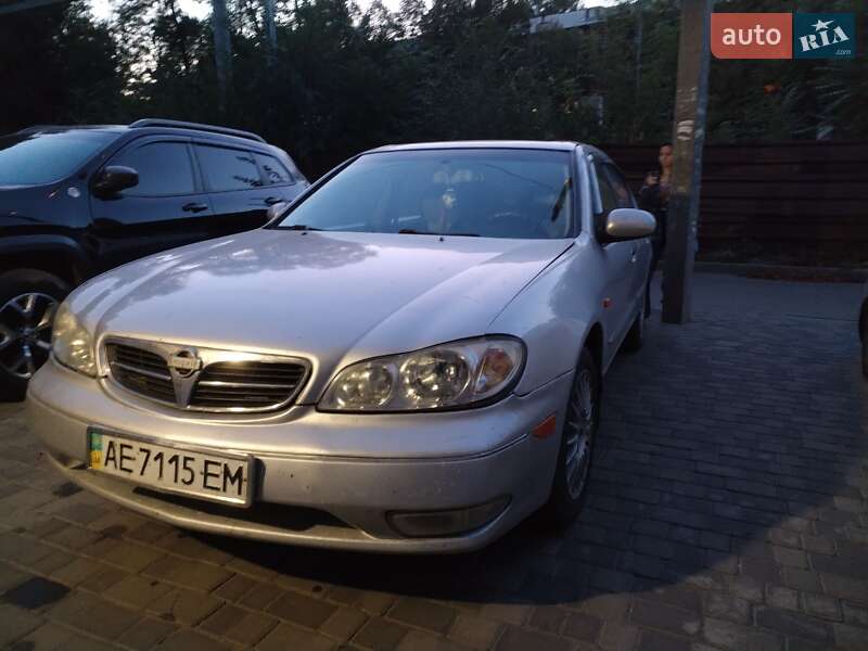 Седан Nissan Maxima 2002 в Днепре