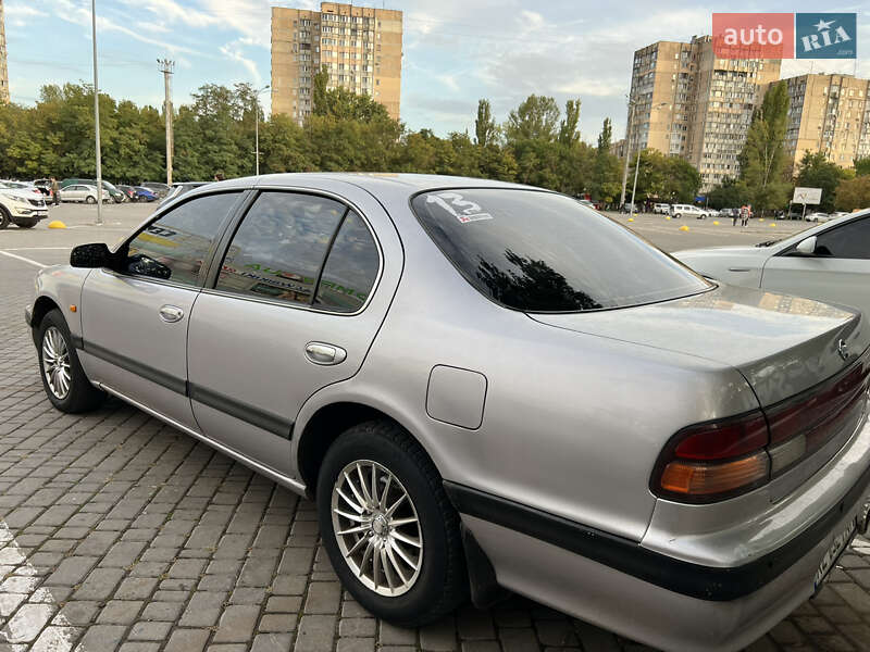 Седан Nissan Maxima 1995 в Одессе