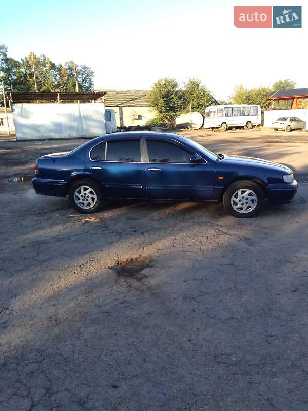Седан Nissan Maxima 1996 в Измаиле