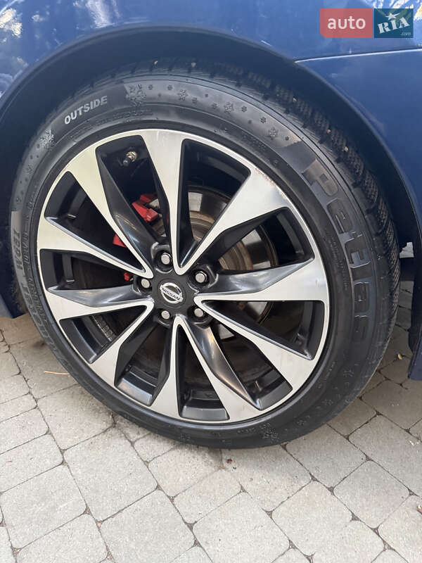 Седан Nissan Maxima 2015 в Одессе