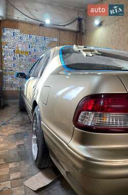 Седан Nissan Maxima 1997 в  фото 12 Седан Nissan Maxima 1997 в