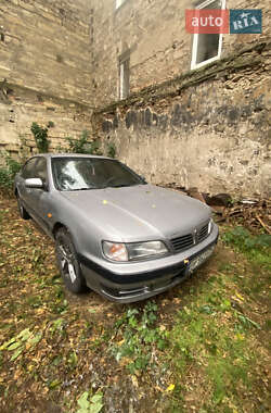 Седан Nissan Maxima 1996 в Одесі
