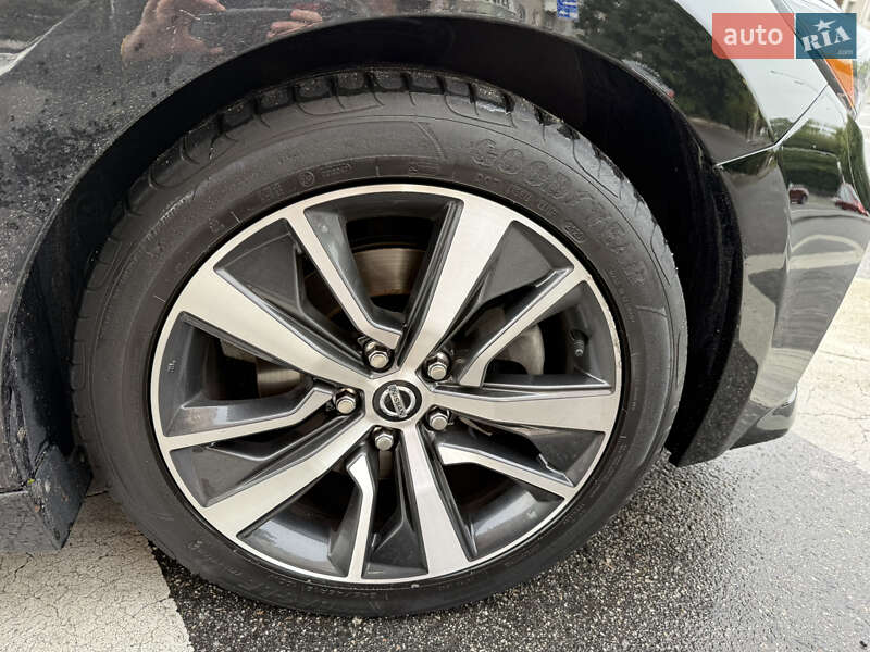 Седан Nissan Maxima 2019 в Києві