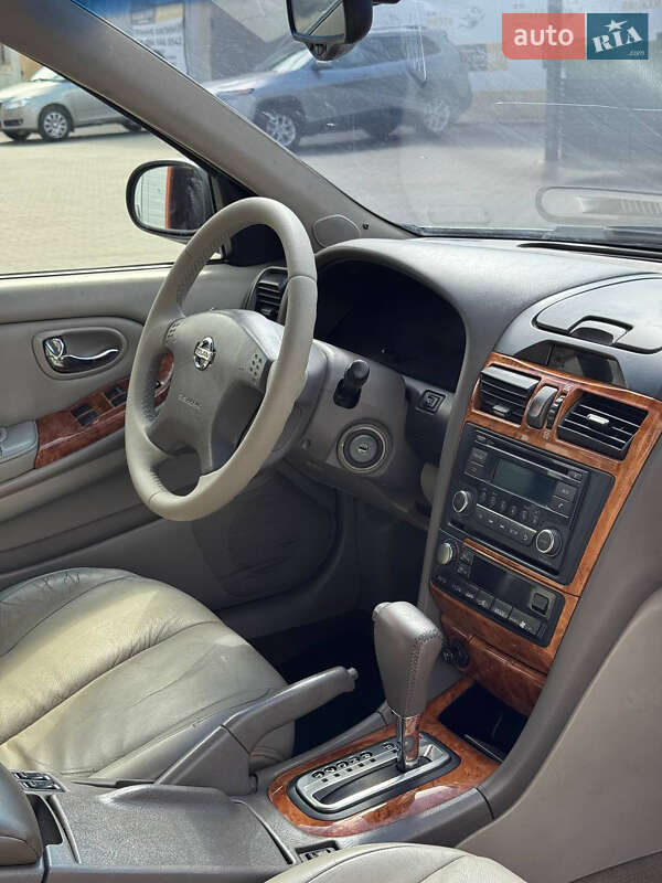 Седан Nissan Maxima 2004 в Сумах