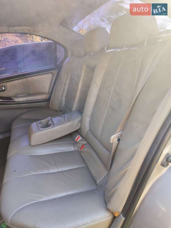 Nissan Maxima 2005