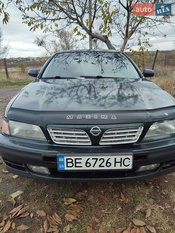 Nissan Maxima 1995