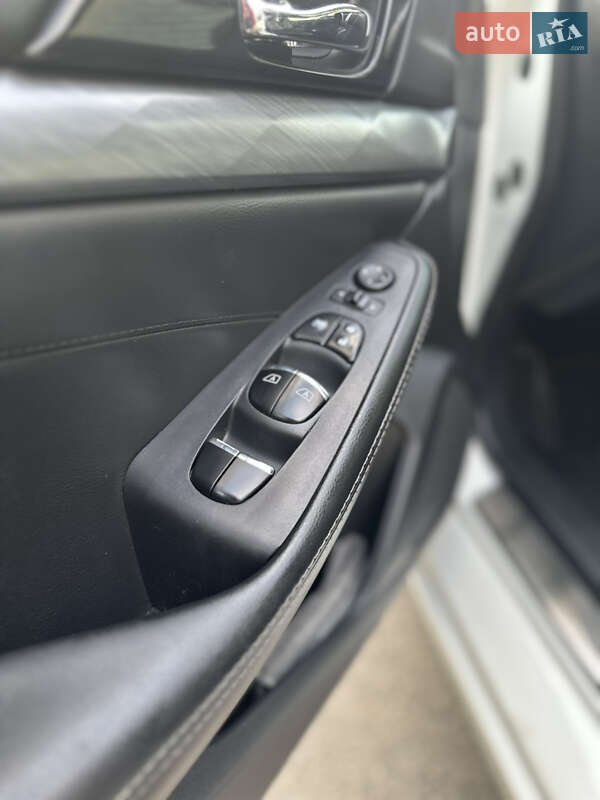 Седан Nissan Maxima 2017 в Киеве