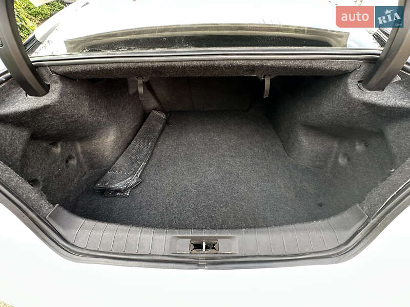 Седан Nissan Maxima 2017 в Киеве