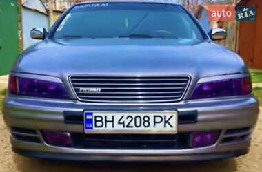 Седан Nissan Maxima 1996 в Одесі