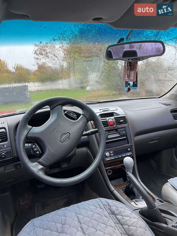 Седан Nissan Maxima 2001 в Одессе
