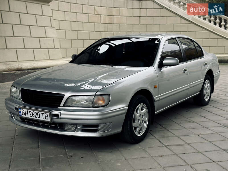 Седан Nissan Maxima 1998 в Одессе
