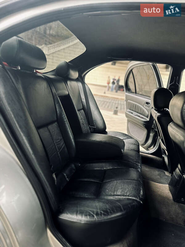 Седан Nissan Maxima 1998 в Одессе