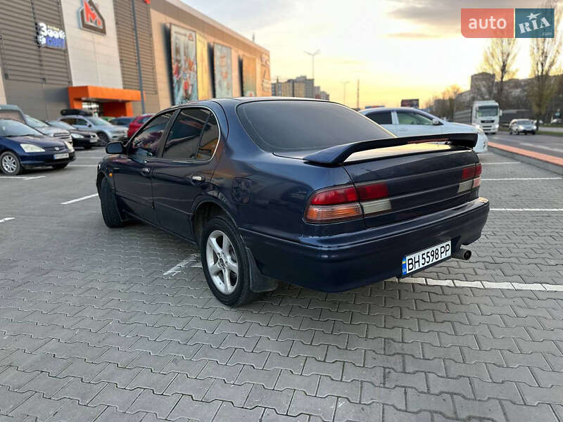 Седан Nissan Maxima 1998 в Одессе