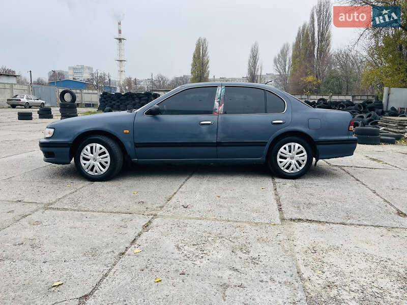 Седан Nissan Maxima 1997 в Одессе